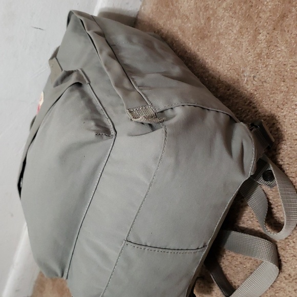 Fjallraven Kanken Classic Backpack Shoulder Bag Grey 23510 Padded Back - Picture 9 of 13